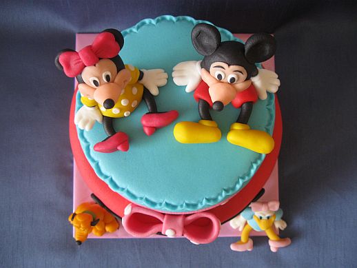 Mickey Mouse a Minnie shora